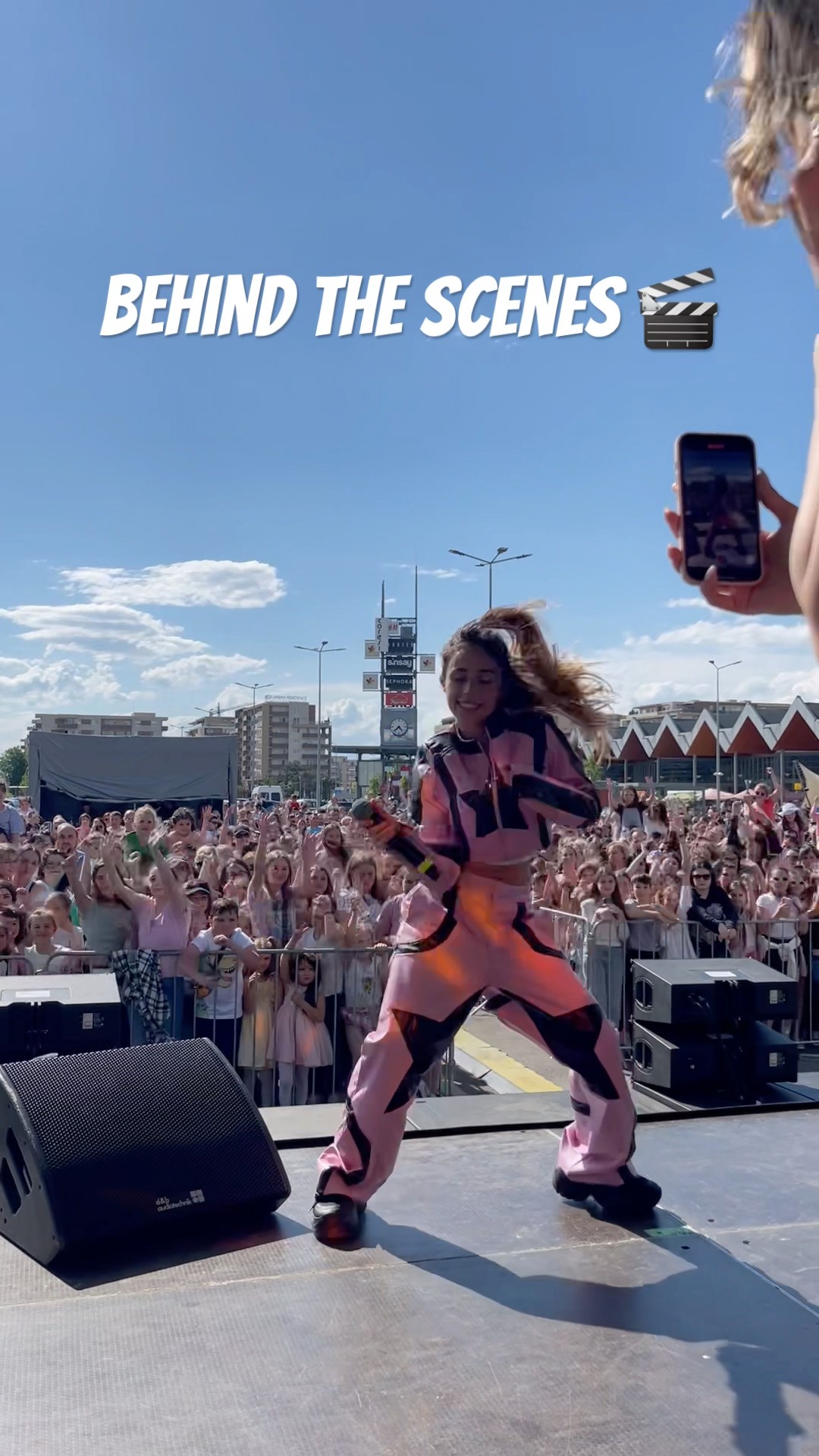 Behind The Scenes of this cool dance at my CONCERT ? | Andra Gogan